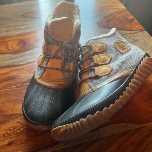 Women’s Sorel shoes 8.5